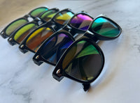 Black mirrored wayfarers